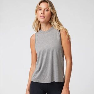 Vuori Women’s Energy Top Long. Heather Grey, size Large